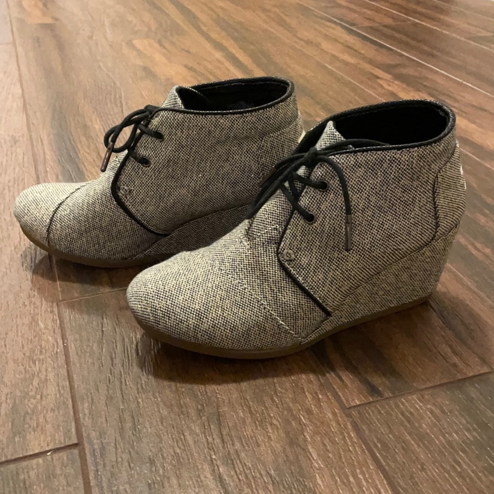 Toms Wedge Bootie size 7.5